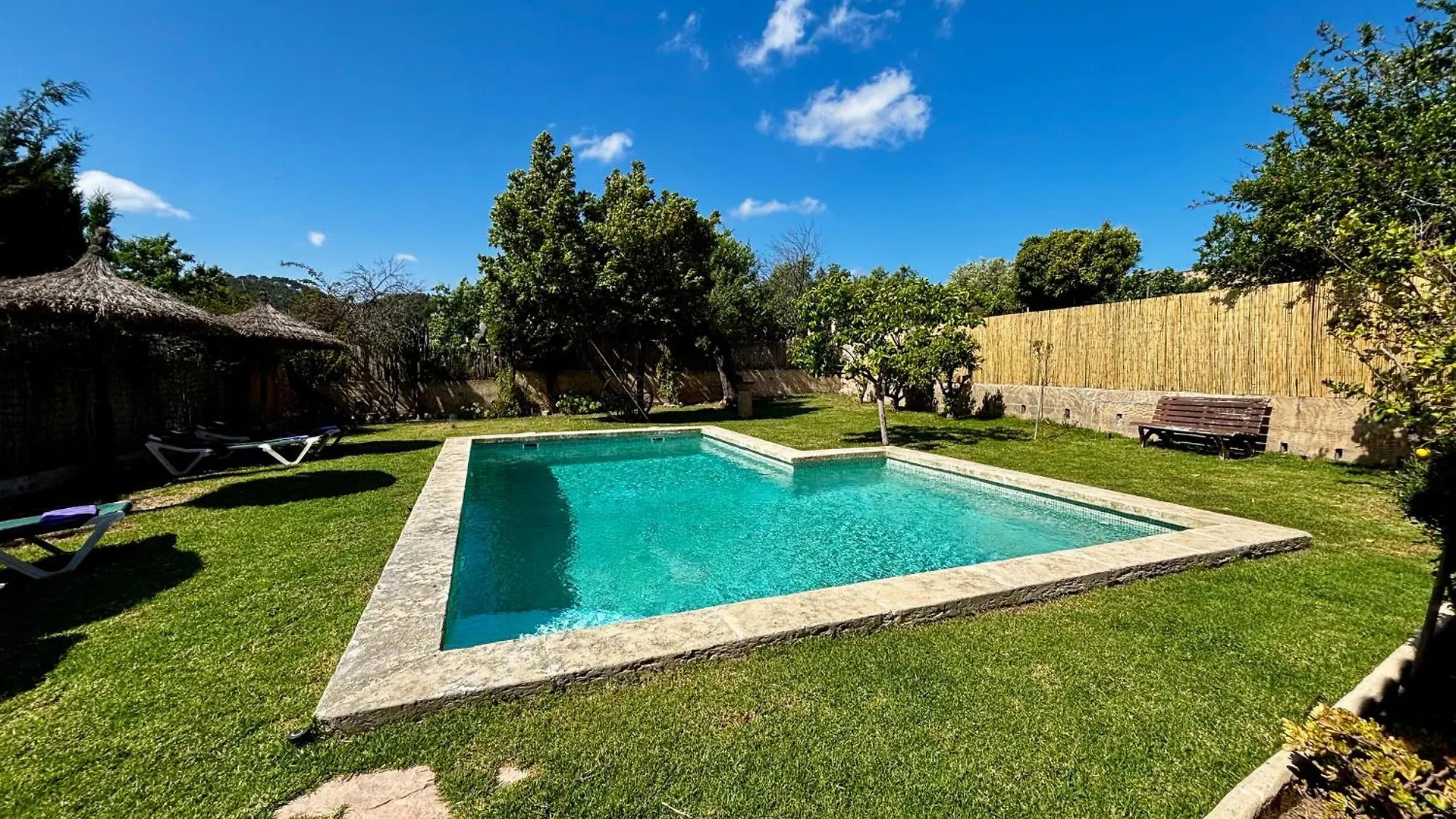 Villa With Pool Can Tomeu In إيس كابدييا